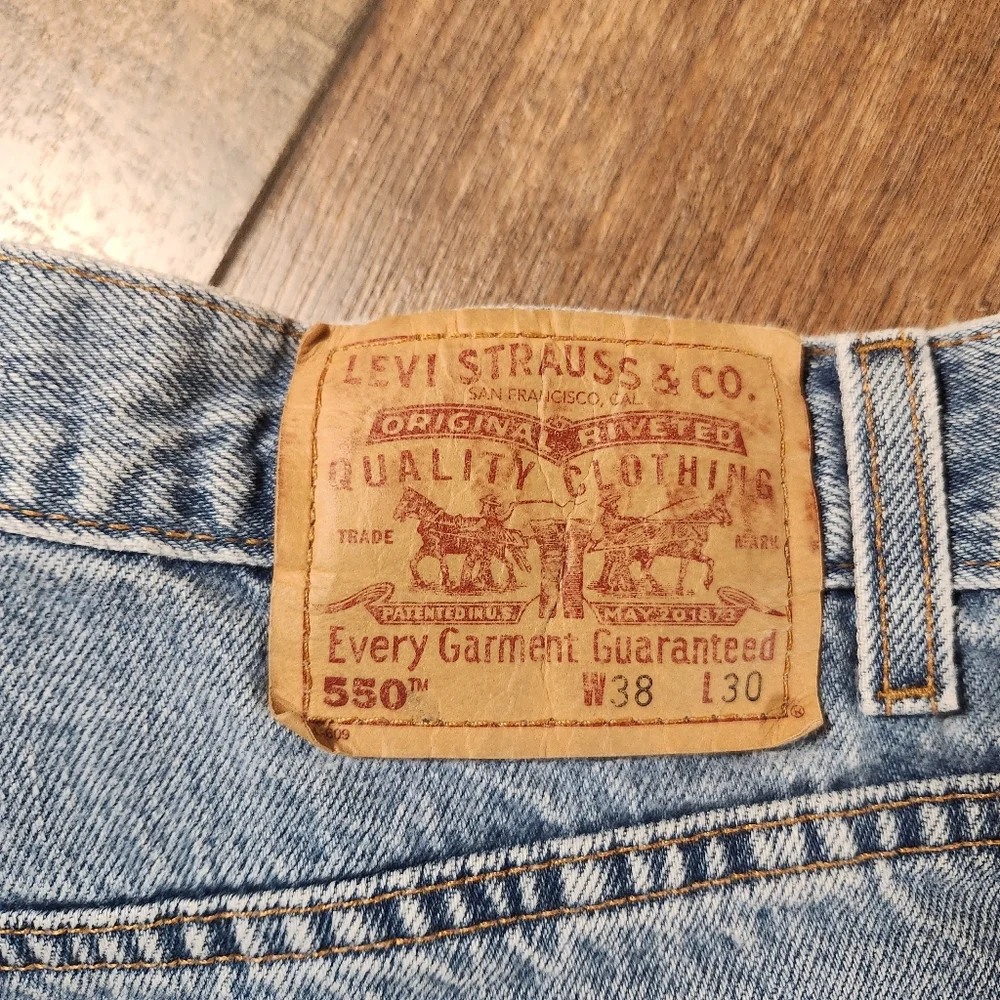 Vintage Levis 550 Jeans Men 36x30 Blue Relaxed Tapered Light Wash Tag 38x30 Y2K - Picture 3 of 11